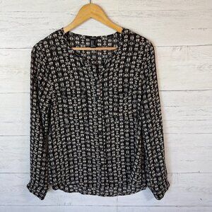 Forever 21 Dress Shirt Womens Size Medium Ivory and Black Geometric Button Down